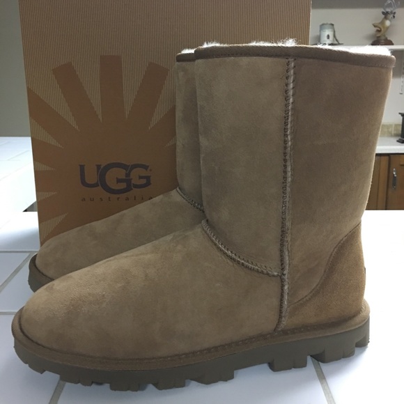 ugg essential short